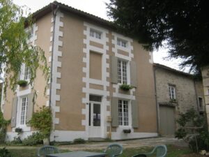 Timsplace Verteuil Outside 2