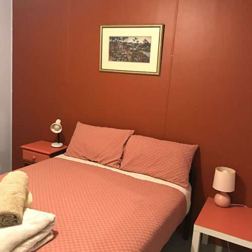 Tim's Place Budget Apartment - Main Bedroom