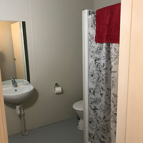 Tim's Place Budget Apartment - Bathroom